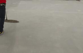 在工廠(chǎng)進(jìn)行保潔作業(yè)時(shí)，要注意什么呢？